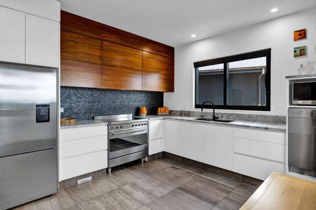 24 Washer Road Omata_4