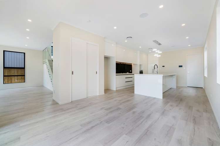 7 Bremner Ridge Street Flat Bush_10