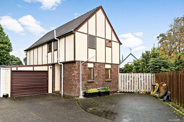 2/17 Challen Close Conifer Grove_3