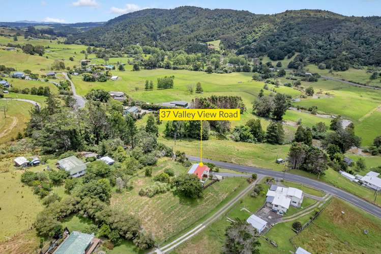 37 Valley View Road Otaika_17