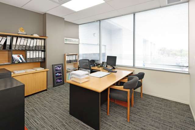 Unit 4/11 Orbit Drive Rosedale_4