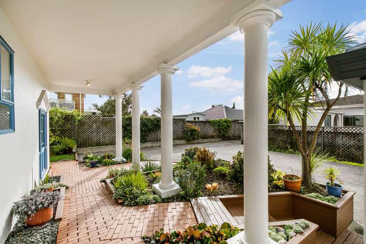 8a Riverview Road New Lynn_12