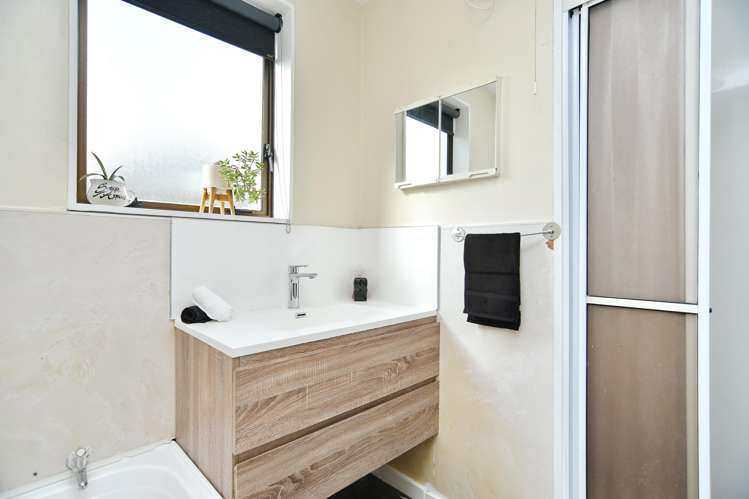 2/39 Randolph Street Woolston_10