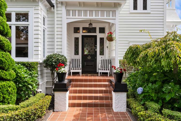 13 Golf Road Epsom_26