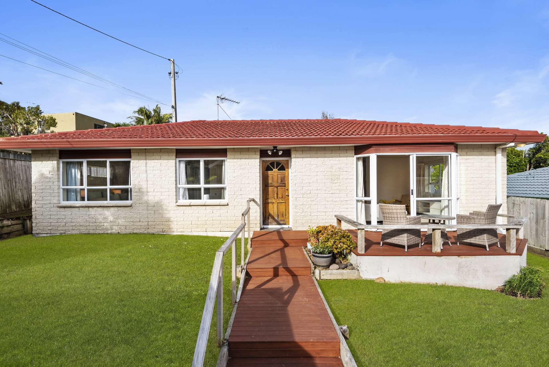 8B Selwyn Crescent Forrest Hill_0