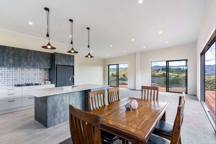 3 Rewarewa Rise Whangamata_7