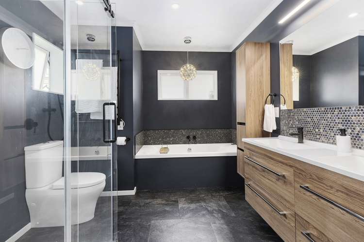 13 De Castro Place Titahi Bay_19