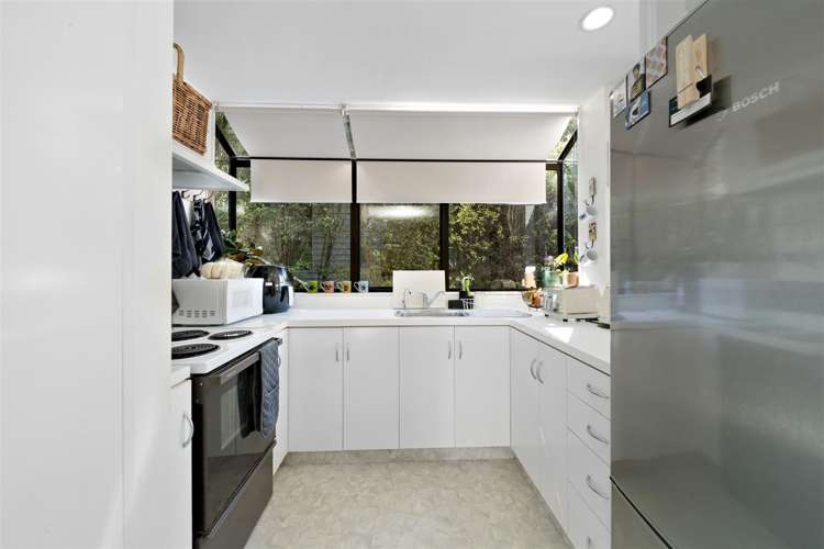 52 Wynyard Crescent Fernhill/Sunshine Bay_4