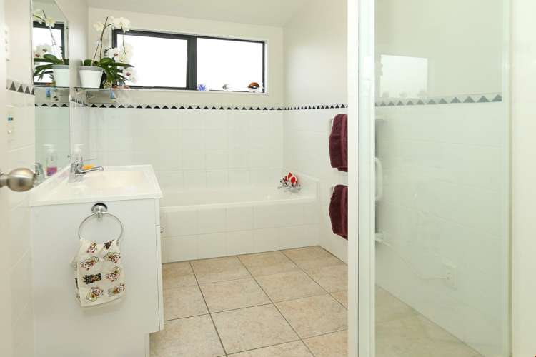 4 Blethyn Place Te Atatu South_16