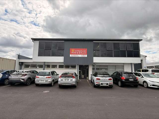 High stud functional central warehouse