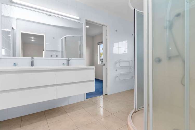 241c Royal Road Massey_13