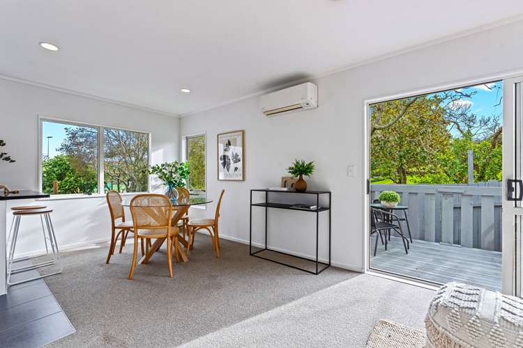 2/142 Archers Road Glenfield_6