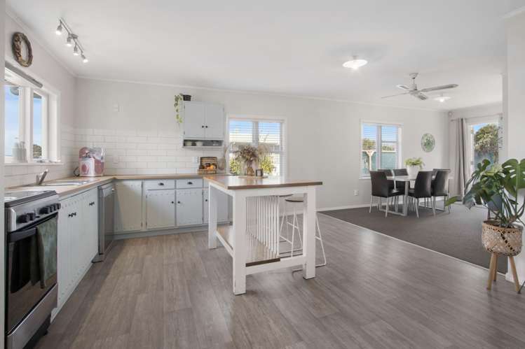 31 Athenree Road Athenree_4