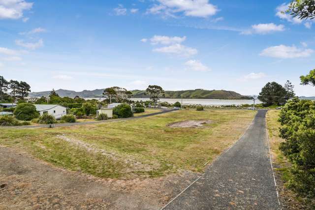 Secure your slice of coastal paradise!