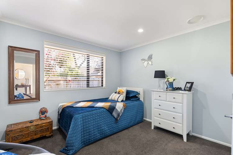6 Liberty Grove Kelvin Grove_24