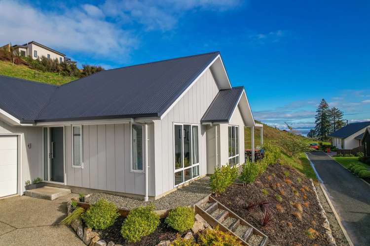 10E Village Lane Stoke_15