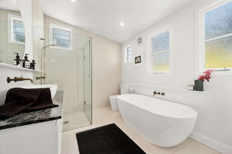 703 Huia Road Parau_15