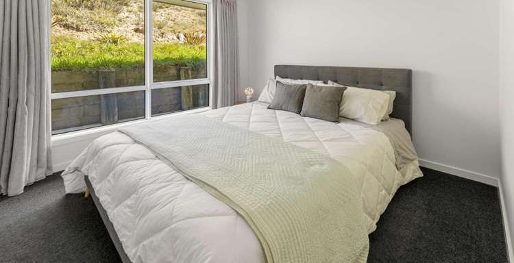 10E Village Lane Stoke_10