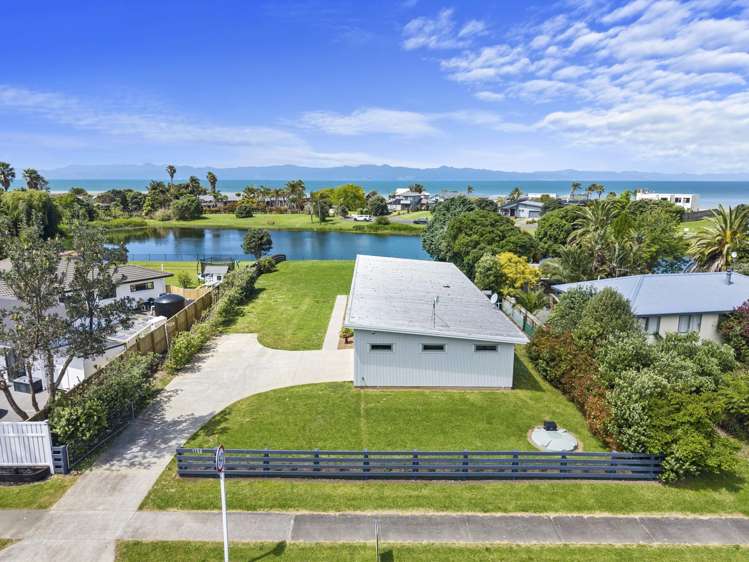 1158 East Coast Road Kaiaua_29