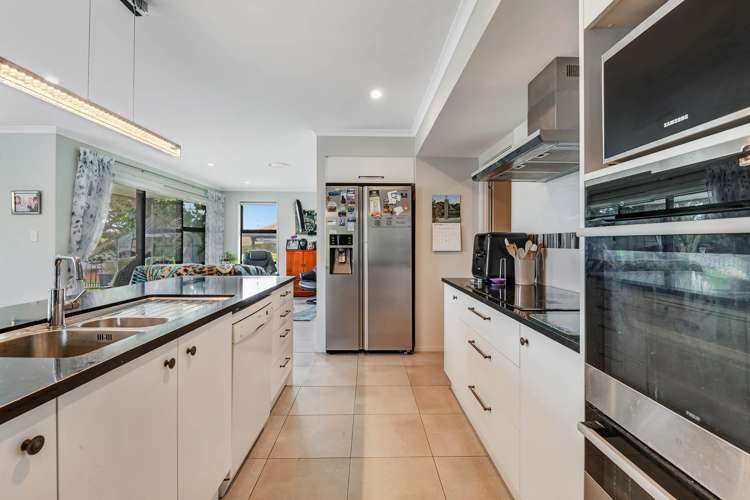 3390C Kaipara Coast Highway Glorit_10