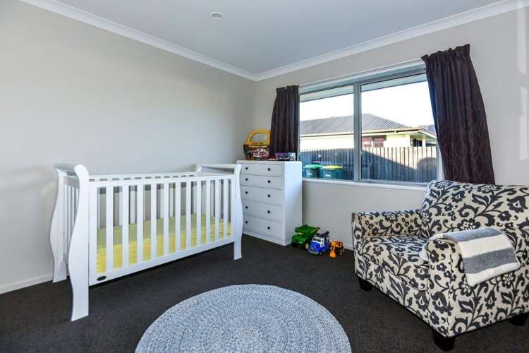 6 Dundee Close Darfield_13