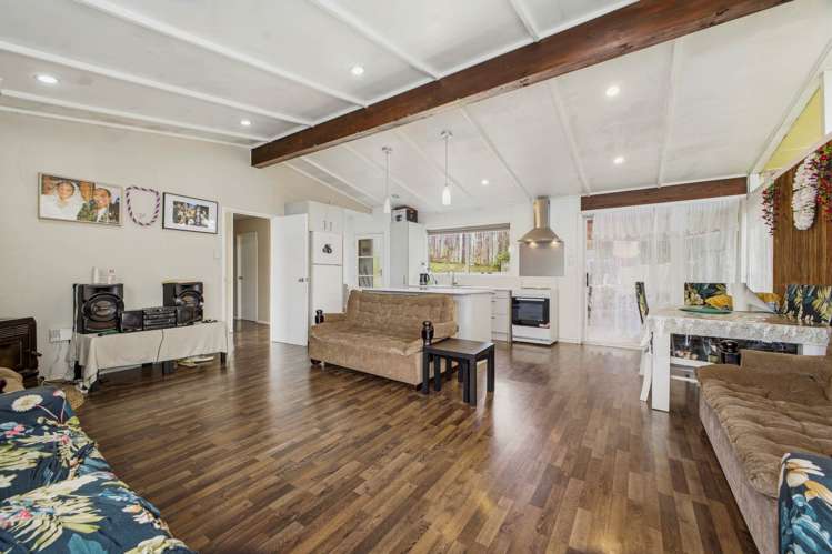 4 Hewlett Road Massey_13