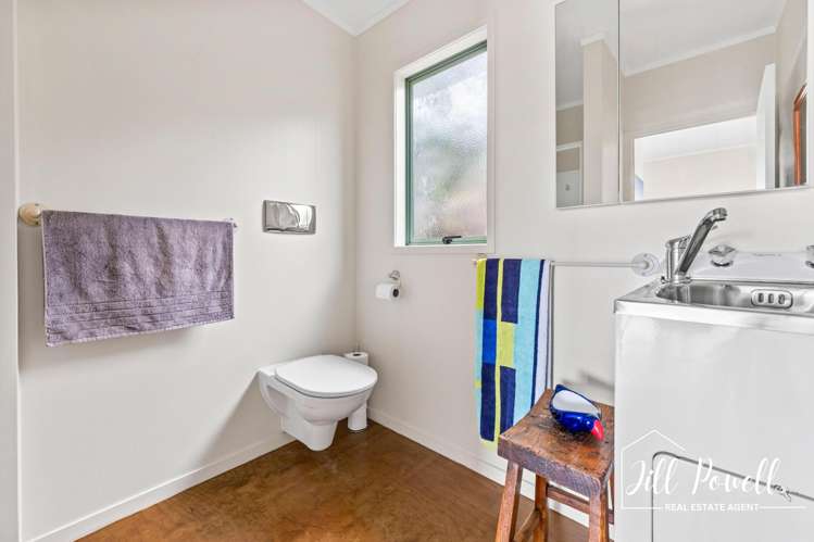 13 Moana Road Tinopai_20