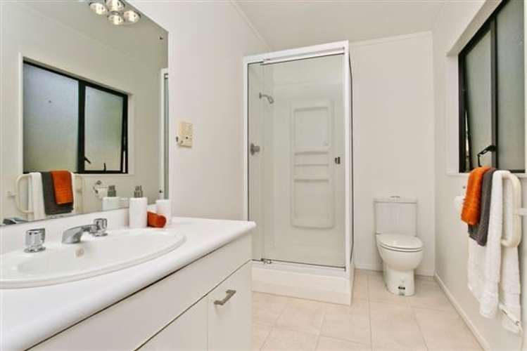 24 Chedworth Drive Glenfield_13