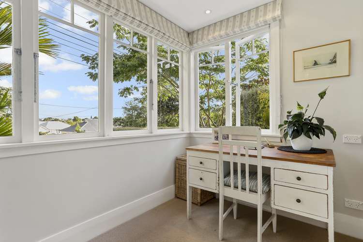 20 Ascot Avenue Narrow Neck_14