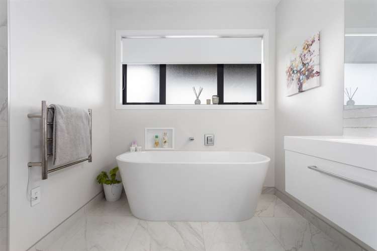 16 Piripai Rise Coastlands_15