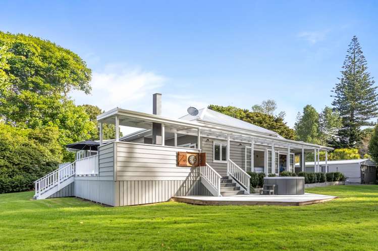 376 Taiapa Road Muriwai Beach_3
