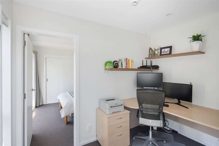 51 Red Beech Avenue Woodridge_14