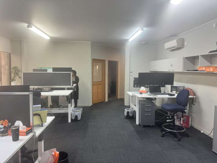 207 Avenue Road East Hastings_8