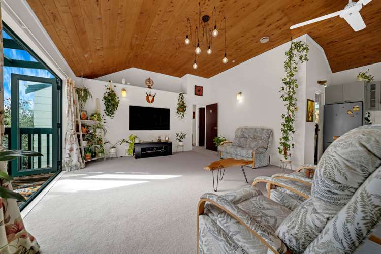 1/11 De Val Drive Titirangi_15