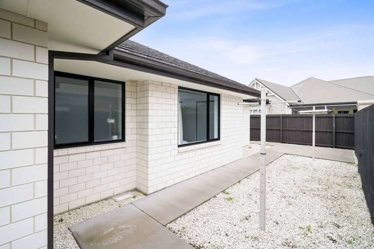 2 Blunden Road Lincoln_28