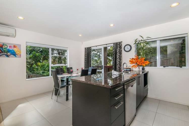 2/103l Glengarry Road Glen Eden_9