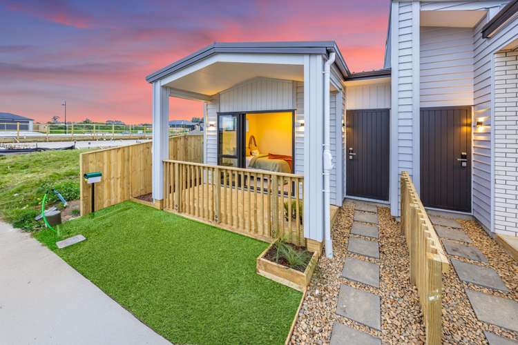 6 & 8 Ihi Place Karaka_2