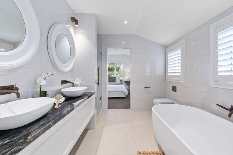 1 Courtneys West Harbour_18