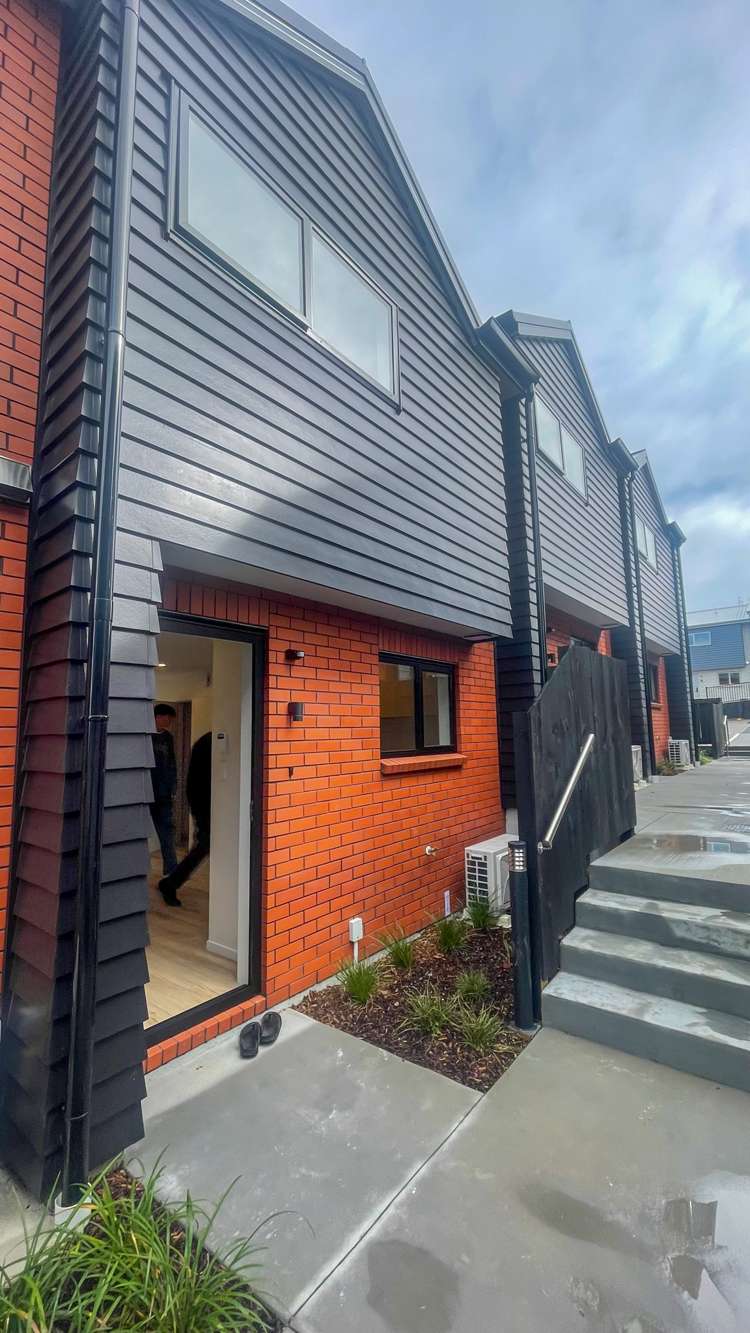 14/13 Brough Road_0