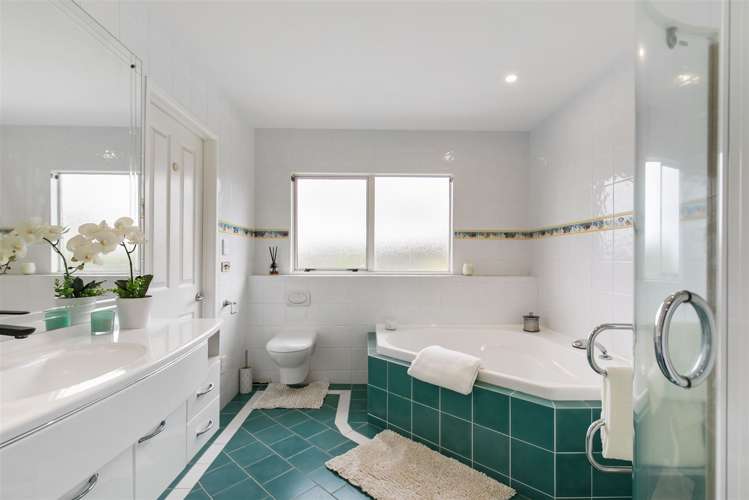 6 Canonbie Place East Tamaki Heights_4