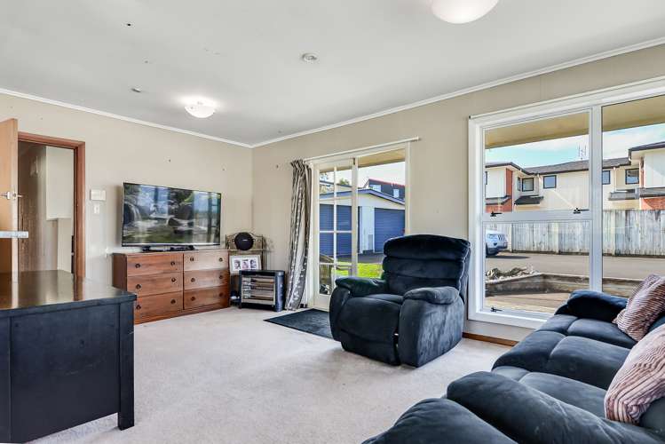 142 Tuhikaramea Road Dinsdale_12