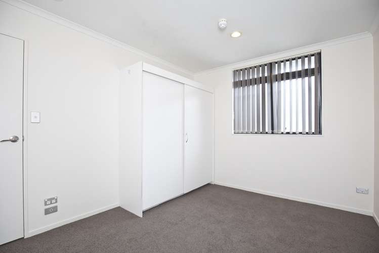 B713/176 Broadway Newmarket_4