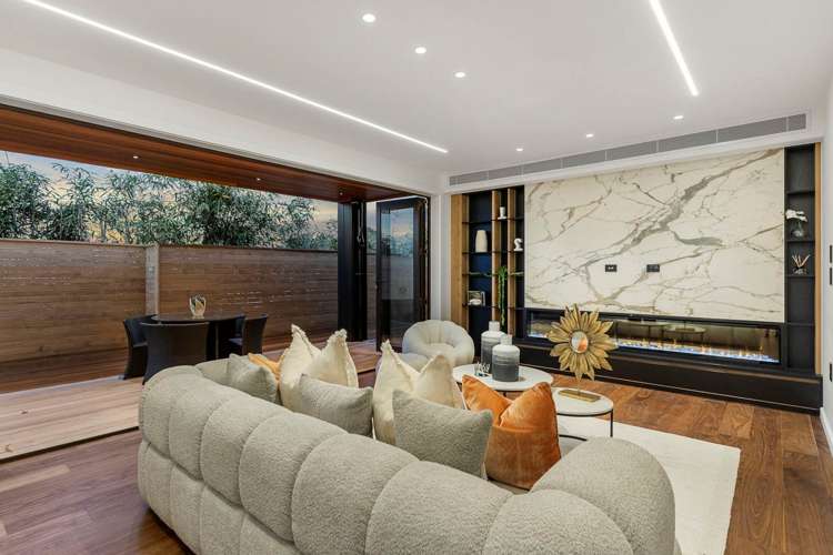 4 Taku Close Long Bay_6