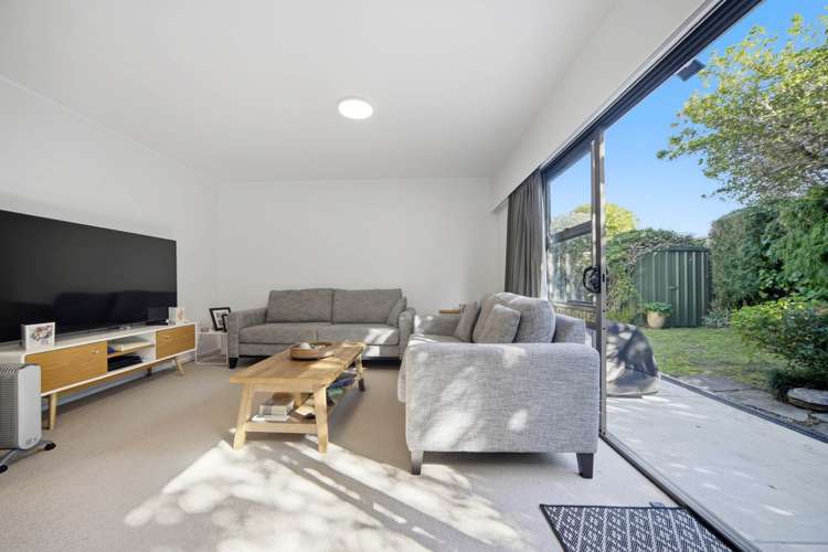 2/1A Gordon Avenue Forrest Hill_8