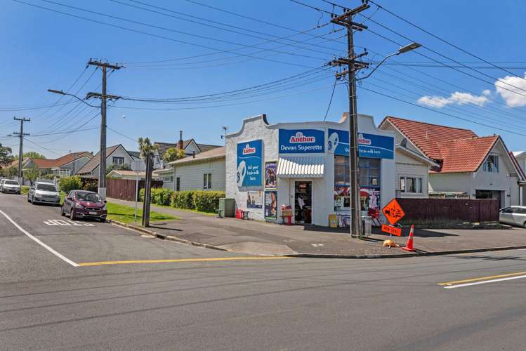 18 Old Lake Road Narrow Neck_5