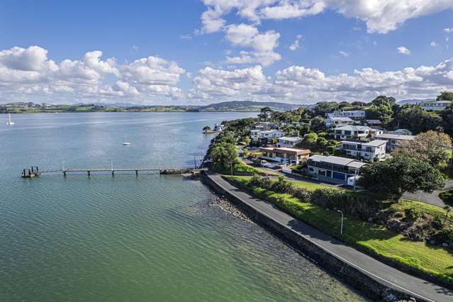 Seaside Living with Income Opportunity!