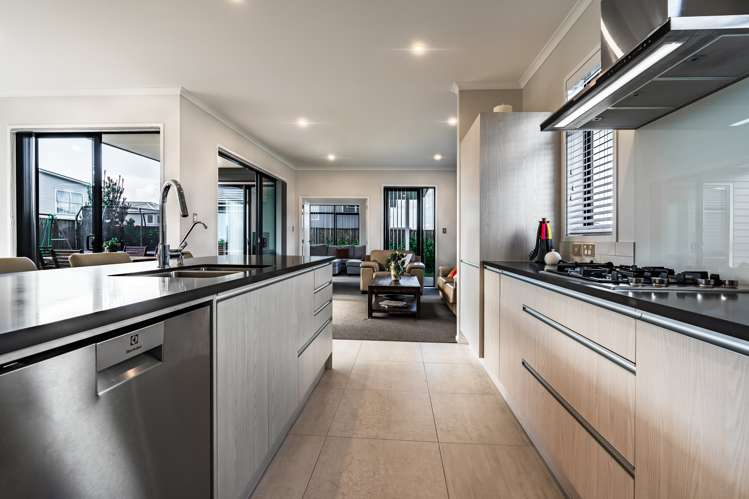 2 Taikura Avenue Red Beach_5