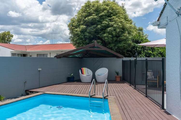 16 Cairnfield Road 11640_12