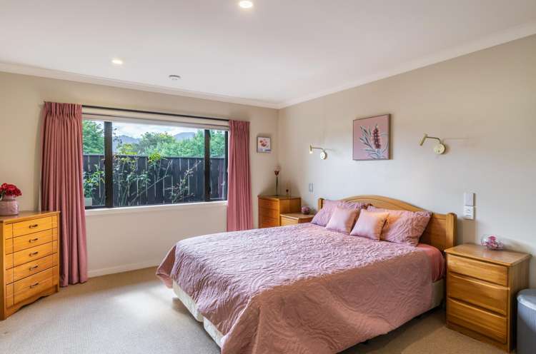 14 Birchwood Lane Hilltop_12