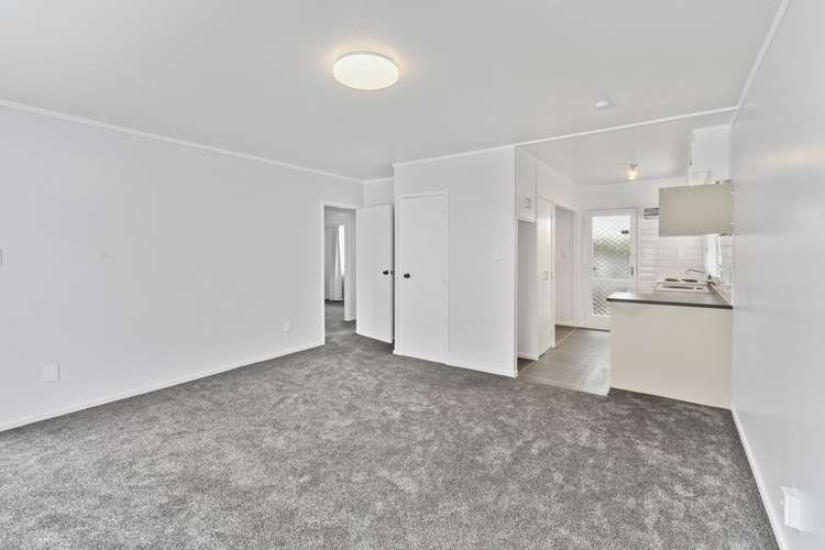 2/16 Churchill Avenue Manurewa_2